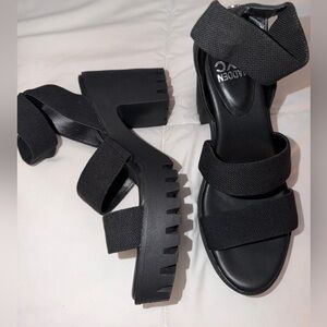 Steve Madden Black Chunky Heel Sandals